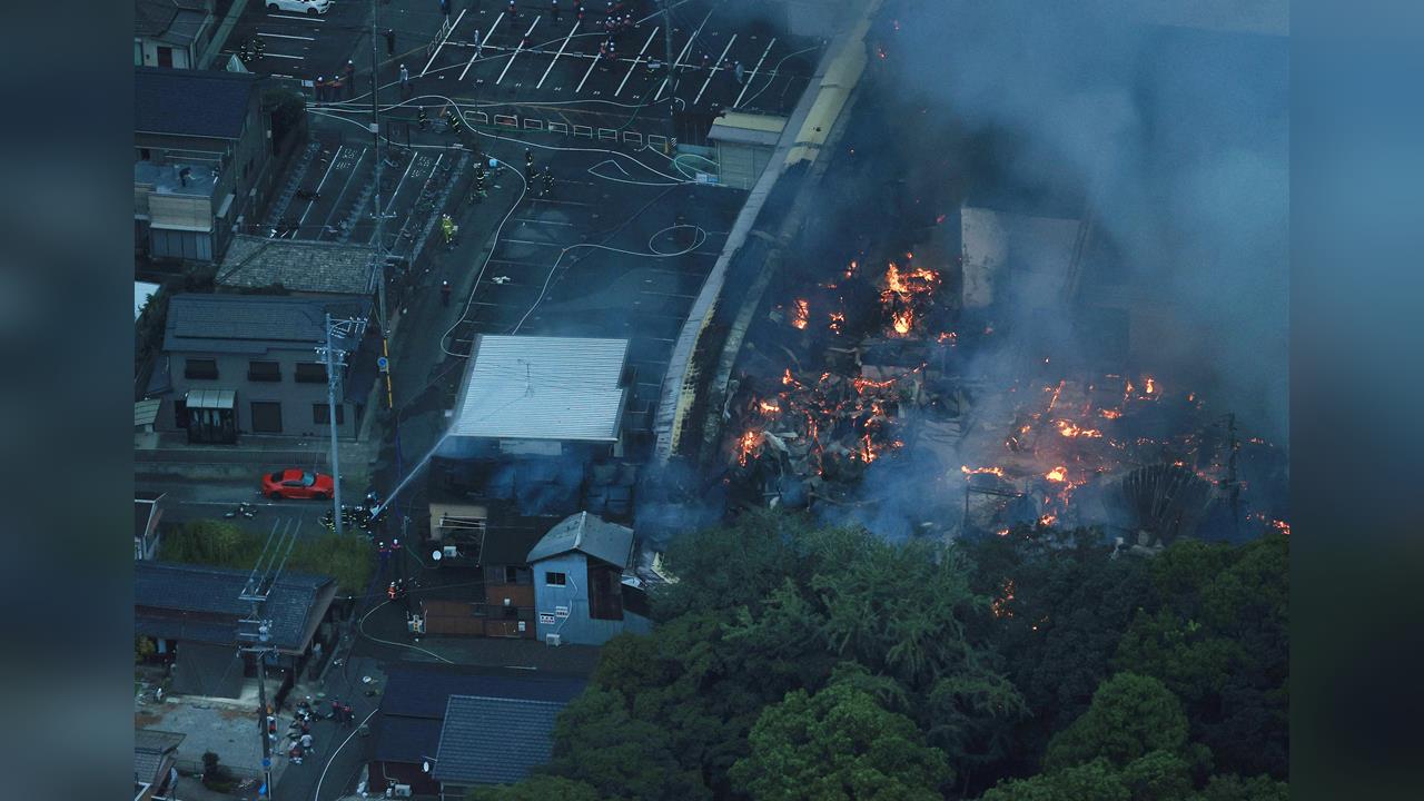 日本三重伊勢神宮商店街失火 多棟建築陷火海