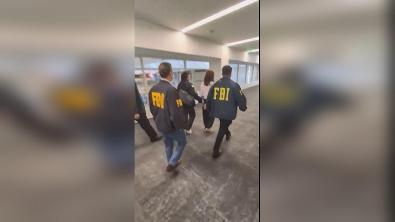 長期跟監賴總統大兒子 FBI機場逮捕中國女間諜