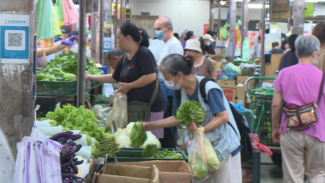 豪雨+中元節+颱風又要來！　「肉菜皆漲價」　攤商、菜籃族崩潰