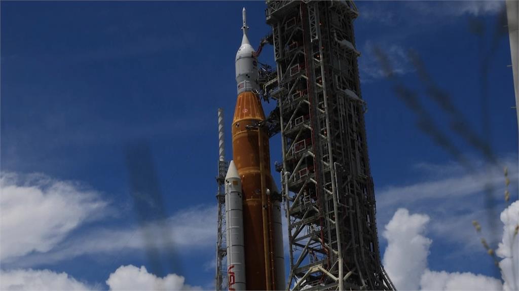 美國重返月球倒數計時 <em>NASA</em>火箭週一試射