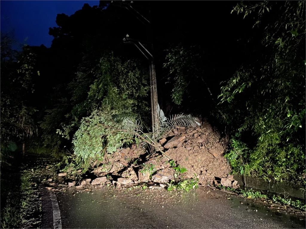 快新聞／宜蘭三星清水地熱產業道路土石坍方　目前道路中斷待清除