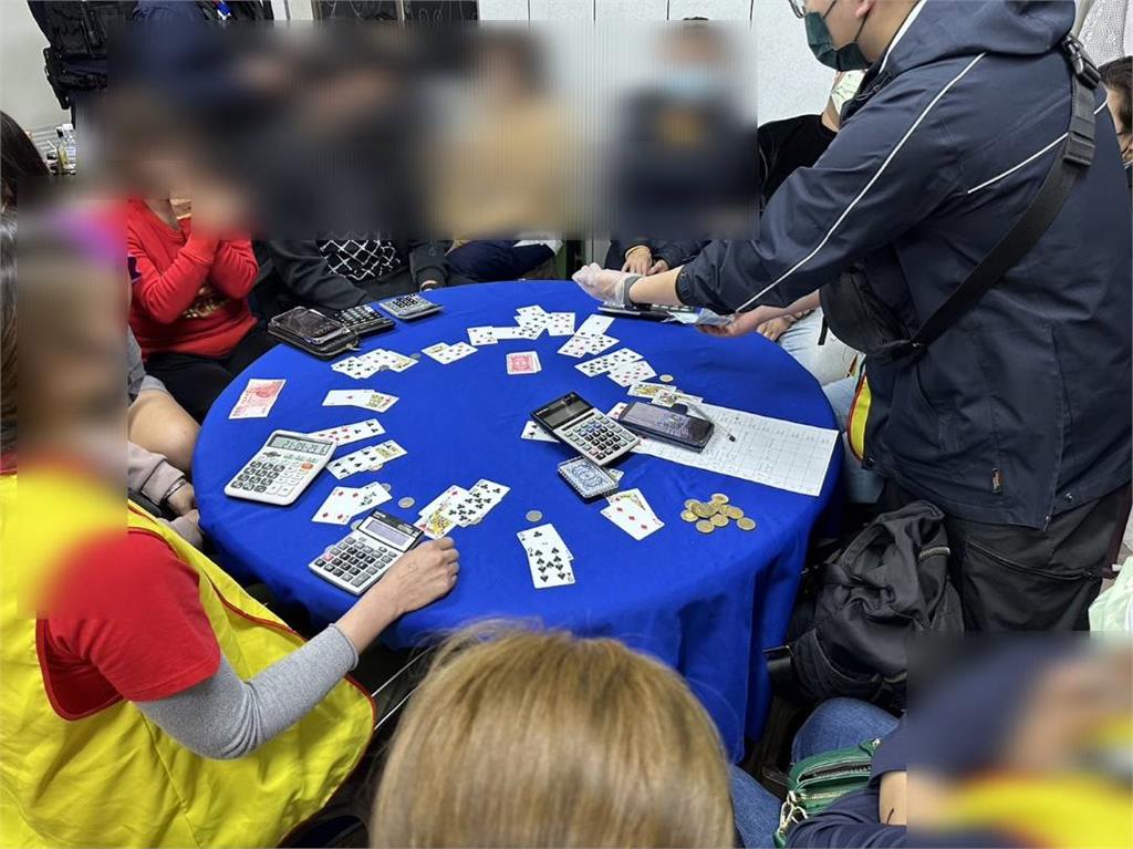 泰籍乾姐弟小吃店經營賭場　蘆竹警逮23人查扣逾230萬