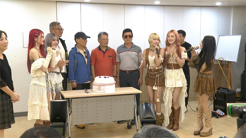 前老闆詹智能遇刺身亡　女團ＥＬＬ＆ｓ震驚：不敢相信