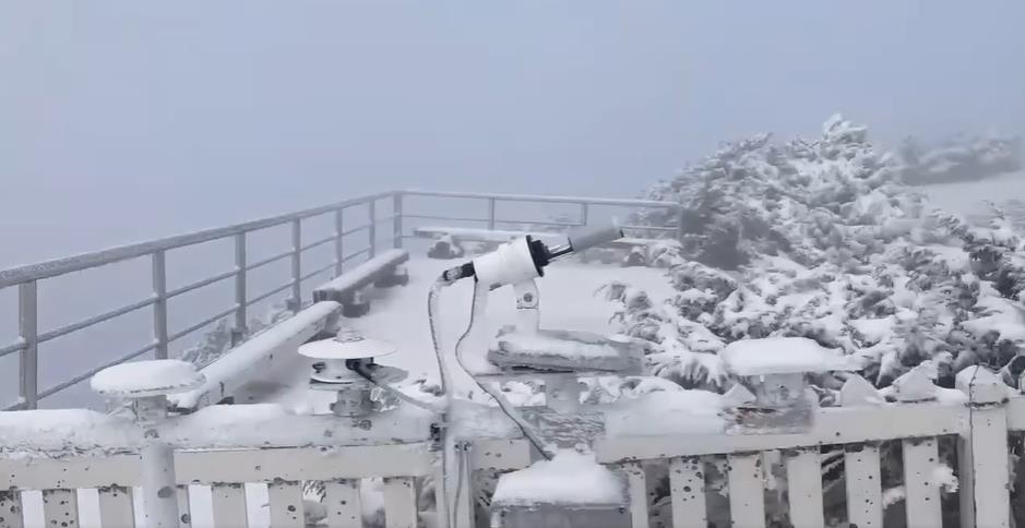 玉山最晚初雪「連下9小時」     他曝「氣象人」該做的事網羨慕：想+1