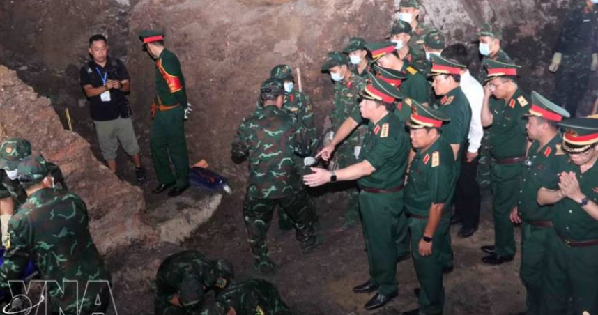 都市傳說竟是真的！公園挖出49具烈士遺骸　老照片揭地下藏近9百具英魂