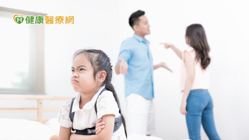 居家防疫引爆衝突　善用三明治溝通法增進關係