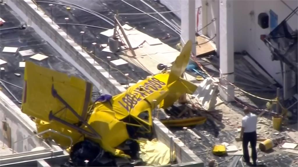 美廣告飛機撞大樓墜毀 1飛行員罹難