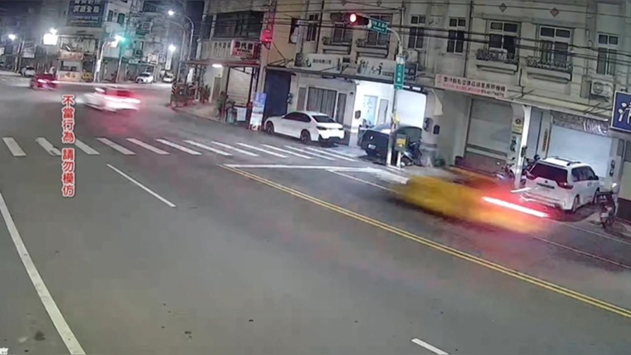 囂張！雲林改裝車「集體飆車、闖紅燈」　居民投訴多年仍未改善