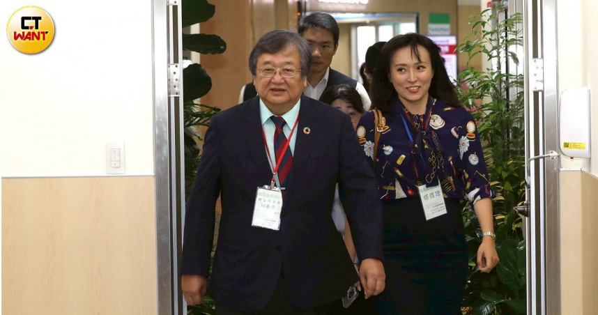 石崇良接掌衛福部　邱泰源曝卸任後回歸醫界：持續守護人民健康