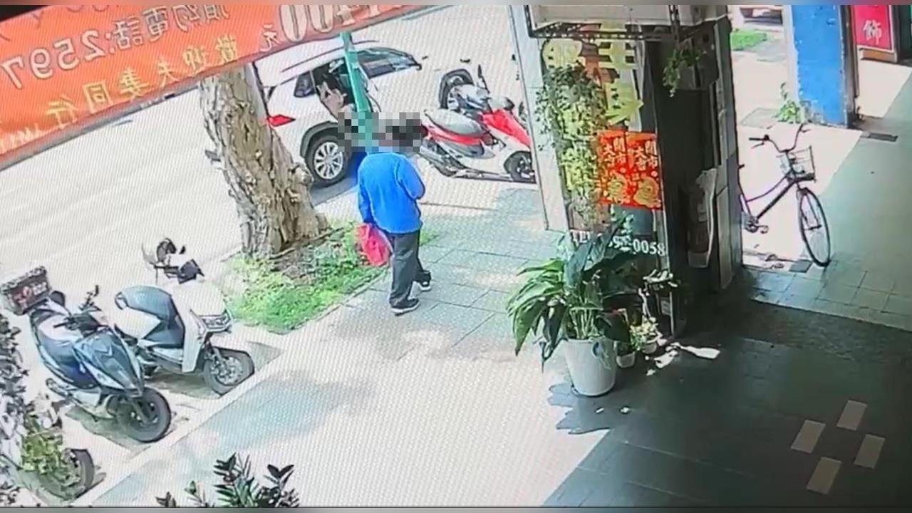 快新聞／行兇前監視器畫面曝光！汶汶一下車　狂粉男尾隨在後