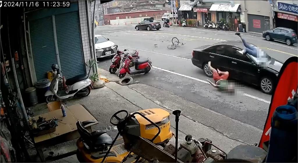 雲林驚悚車禍！　騎士倒V卡擋風玻璃　兄弟騎單車遭撞1重傷