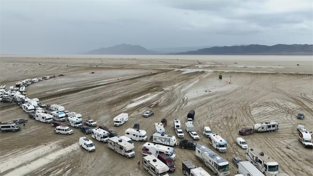 美國內華達州暴雨　「火人祭」沙漠變泥巴地