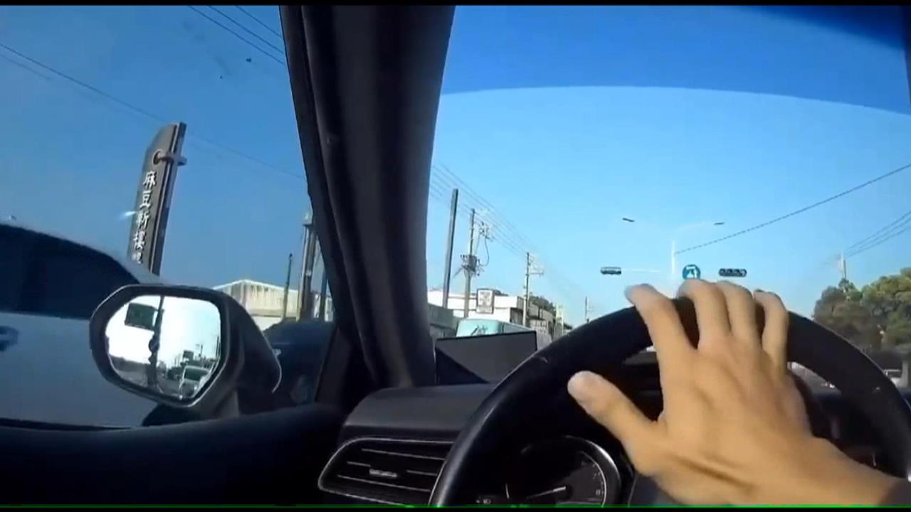 驚險！台南三歲女童突抽搐昏倒　父母求助警「鳴笛開道護送醫」