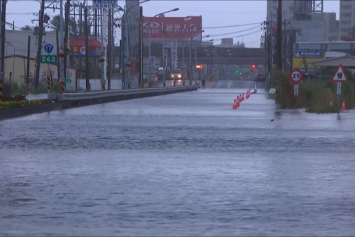 雙颱掃過豪雨狂炸 屏東林邊又泡水