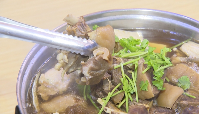 補過頭？狂吃三天羊肉爐　男脖子、頭皮長滿痘