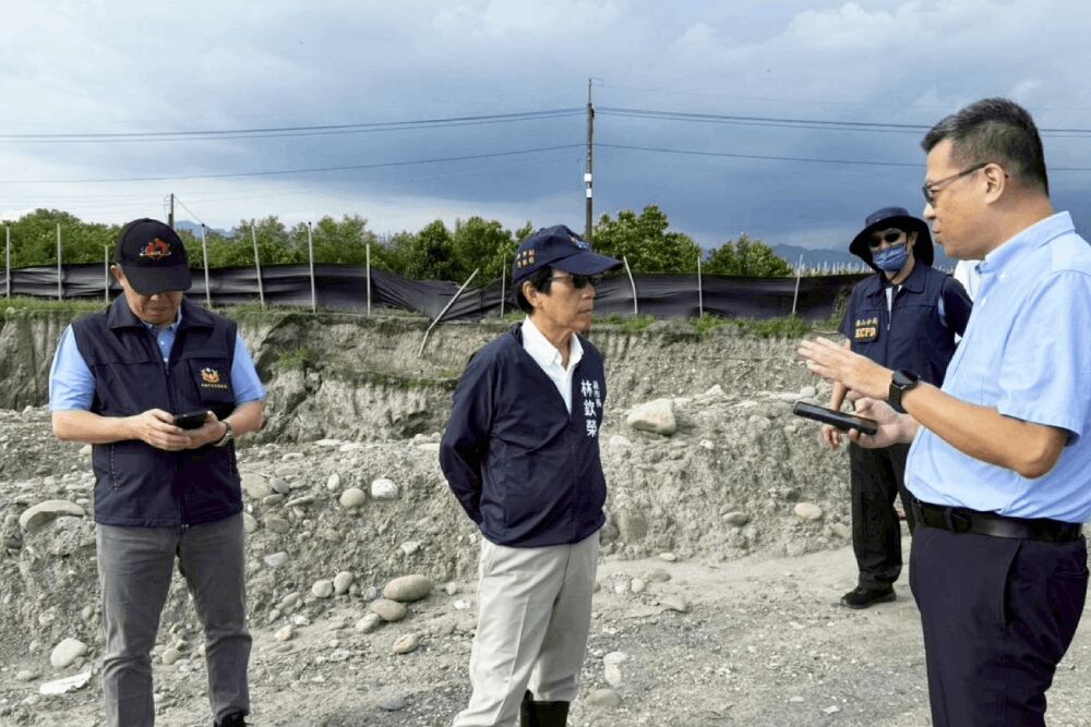 林欽榮率隊勘查美濃農地　高雄市府跨局處強力打擊盜採