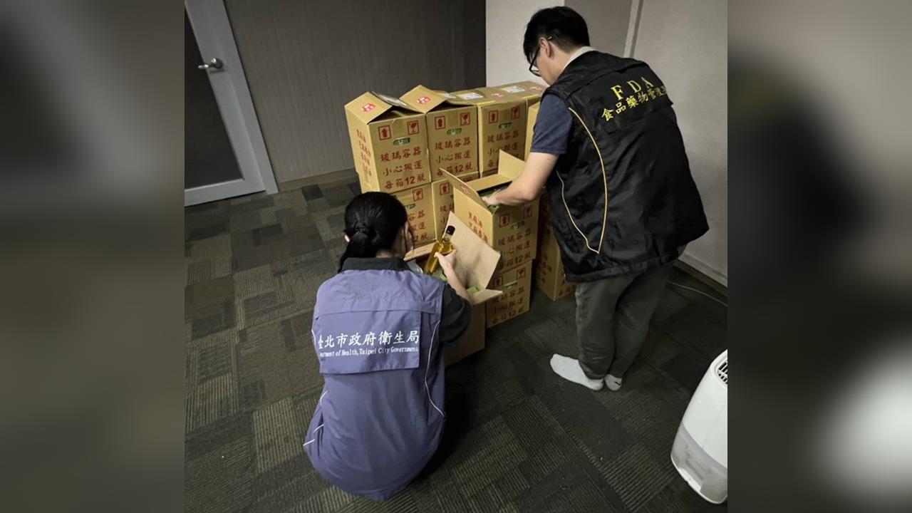 快新聞／「這大牌」苦茶油也中鏢！致癌物超標3倍　216瓶預防性下架