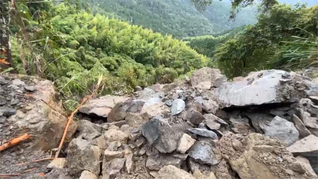 杉林溪400名受困遊客！園區免費食宿送暖　週一全數下山