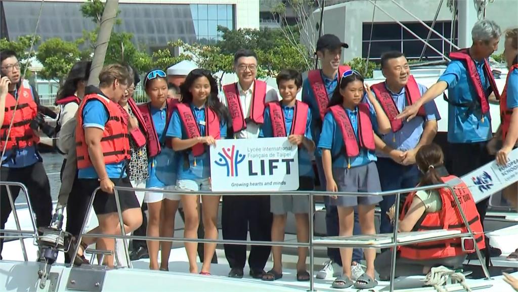 體驗、學習海洋生態文化　台法小帆船手六天航行全台5港口
