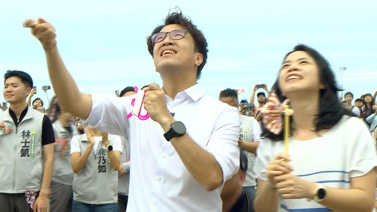 北市選戰「夫人牌」出動！　蔣萬安妻子代夫出征掃街