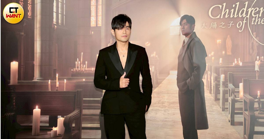 周杰倫深V現身信義區　自曝向昆凌求婚趣事：古堡差點白租了