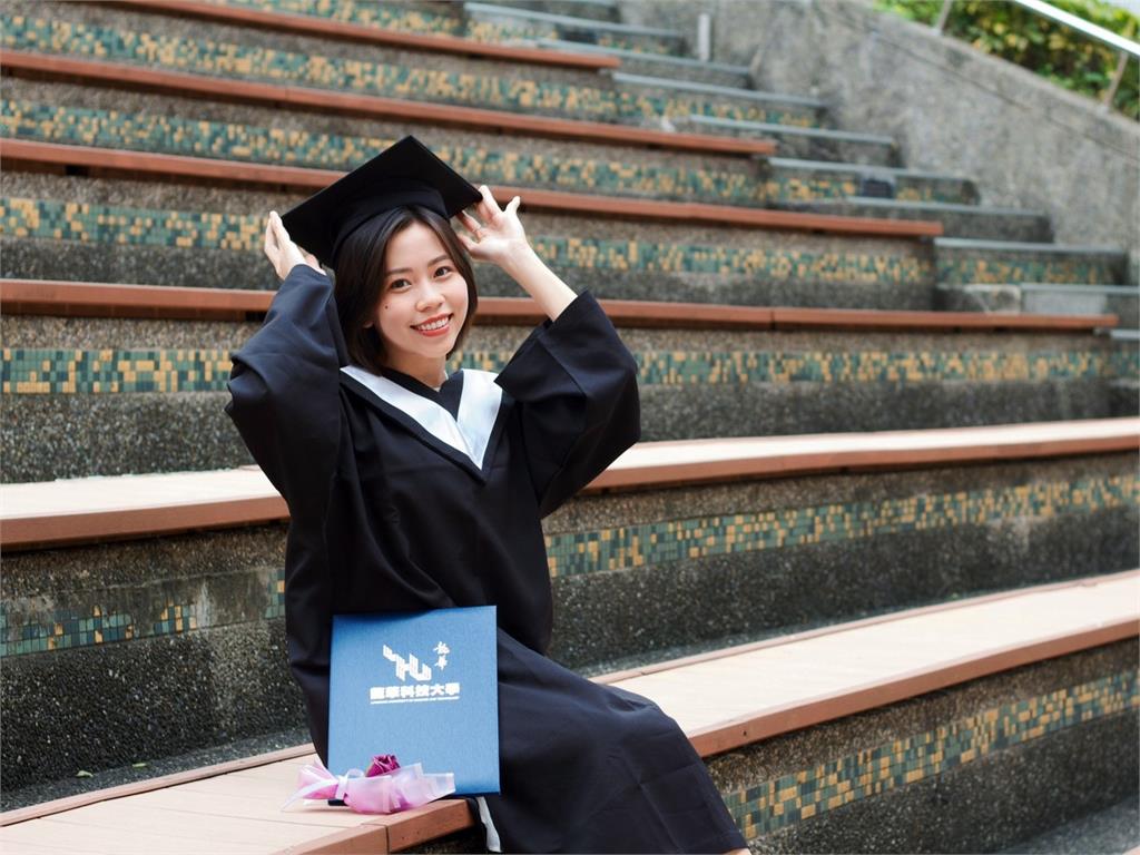 龍華科大辦學成果亮眼 助2越南生錄取台大、台師大研究所圓夢