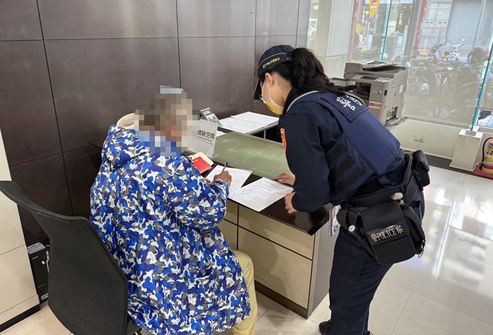 買車沒駕照　網路愛情賣車要騙54歲男35萬元