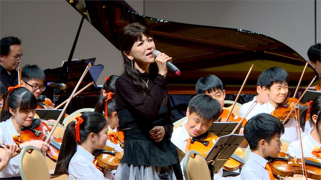 陳明真攜手音樂人老公季忠平音樂會彩排 錄音室逼哭很多人