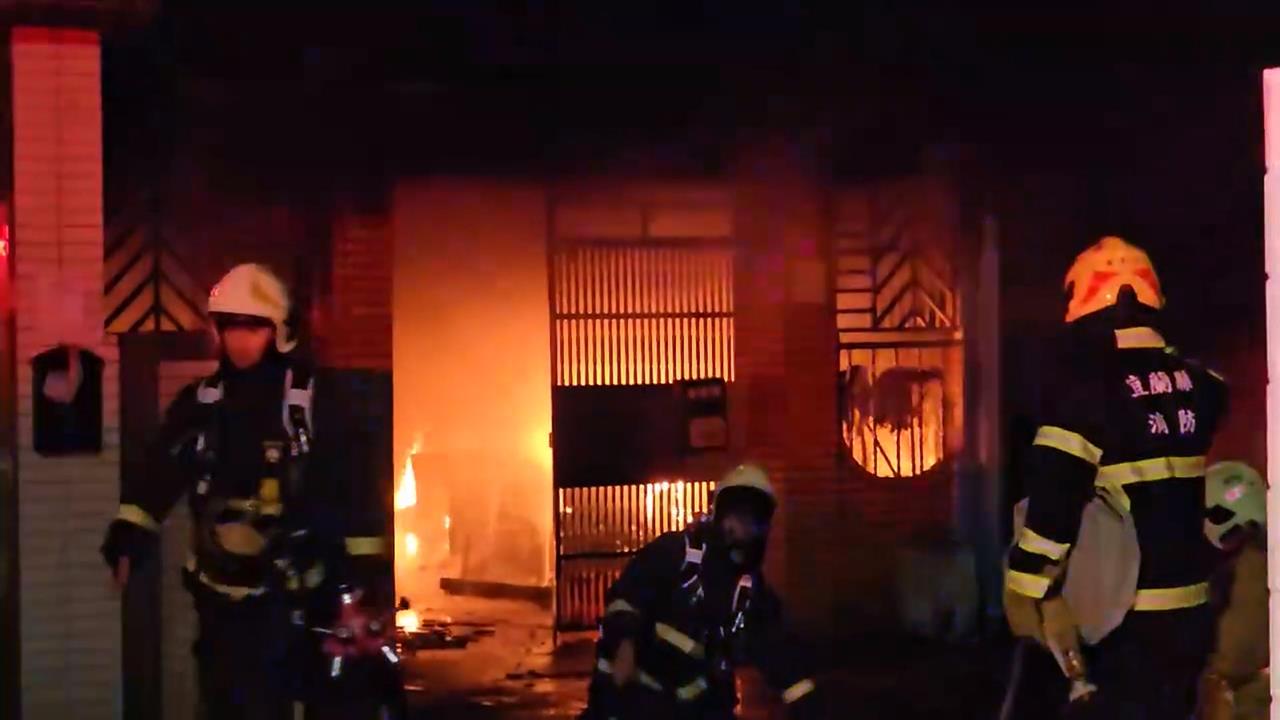 宜蘭民宅大火鐵門燒到通紅! 兩名租客逃生不及皆OHCA