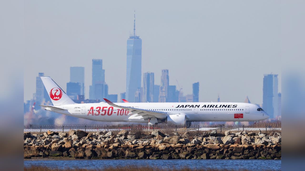 日航班機單邊引擎故障　緊急折返新千歲機場