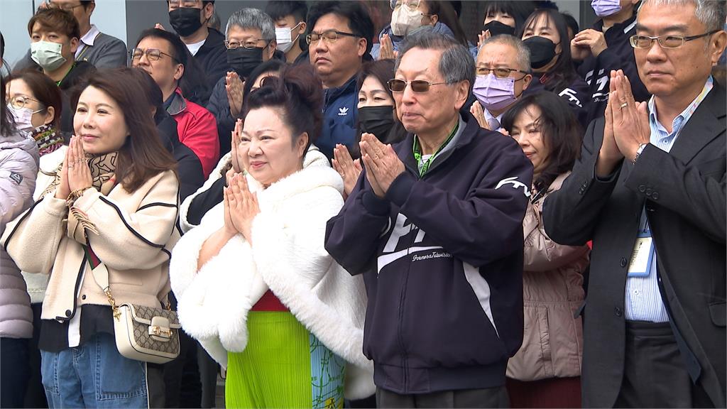 初九天公生　民視新春團拜再現「發爐」好兆頭