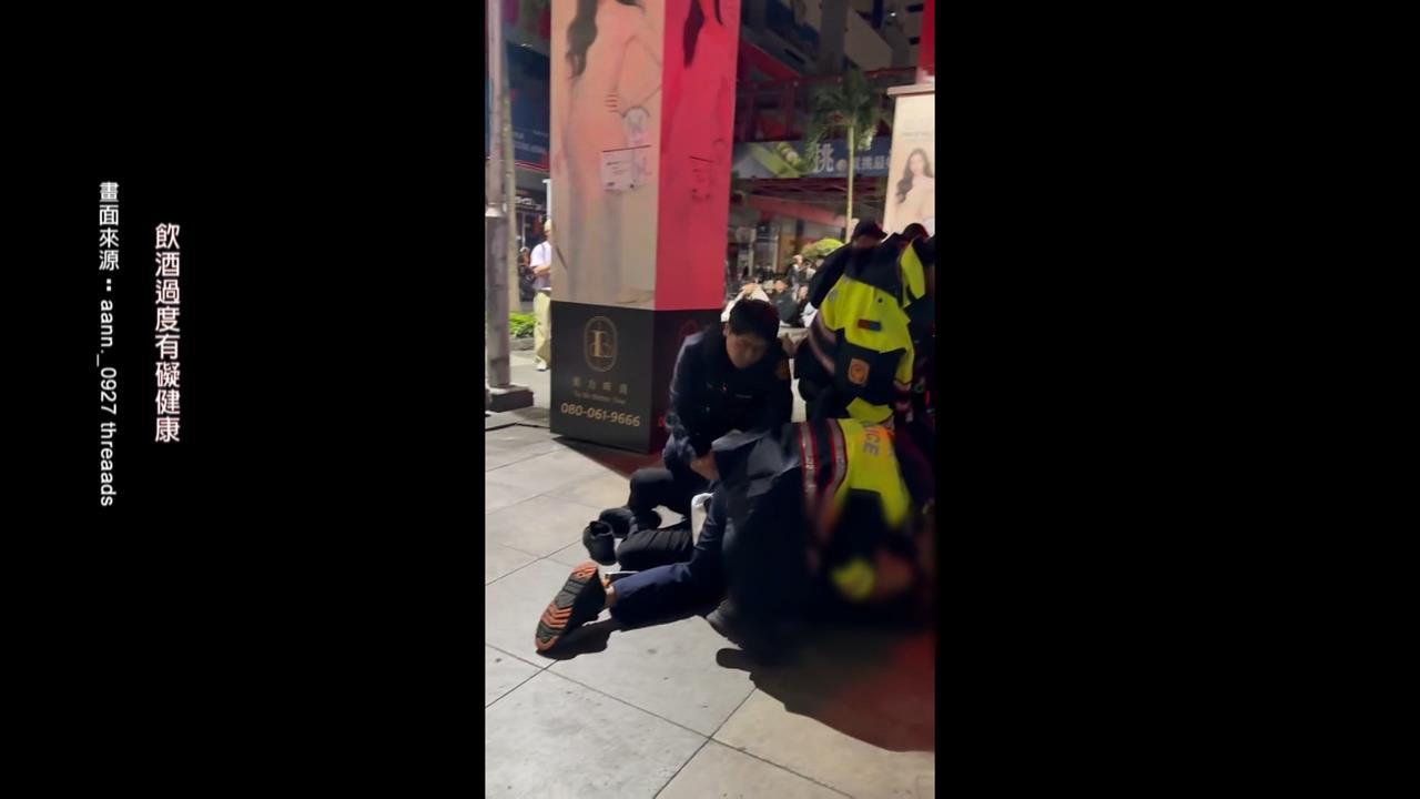 喝醉酒脫序! 男喝到店家打烊不走警方上銬當場「睡死」