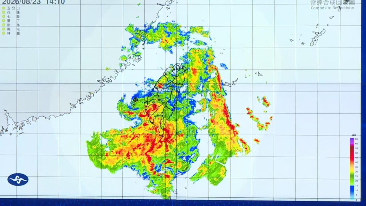 快新聞／豪雨炸南台灣！高雄累積破300毫米　氣象署：雨下到8/25