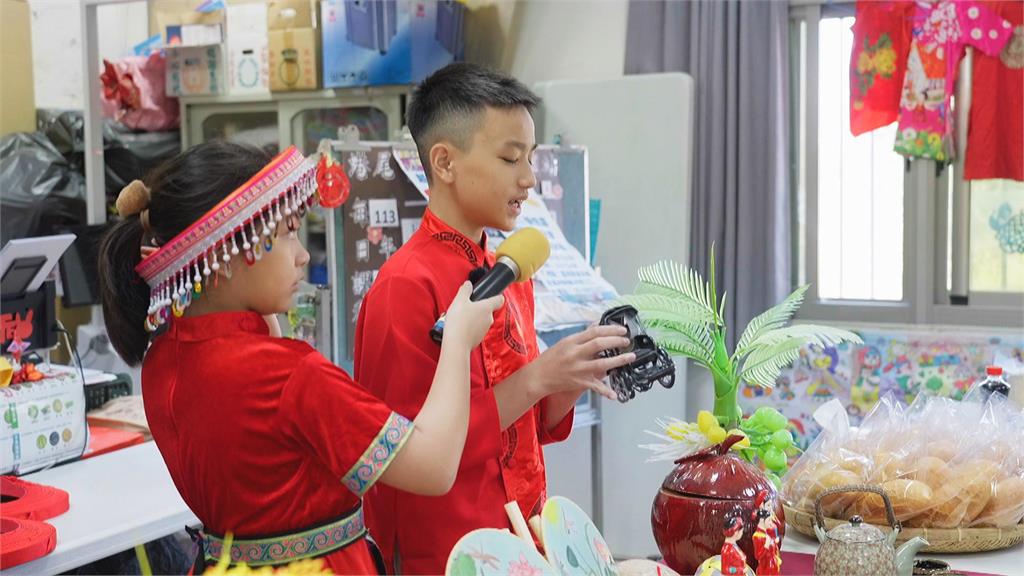 小六新二代不怯場　和媽媽同台推廣越南文化