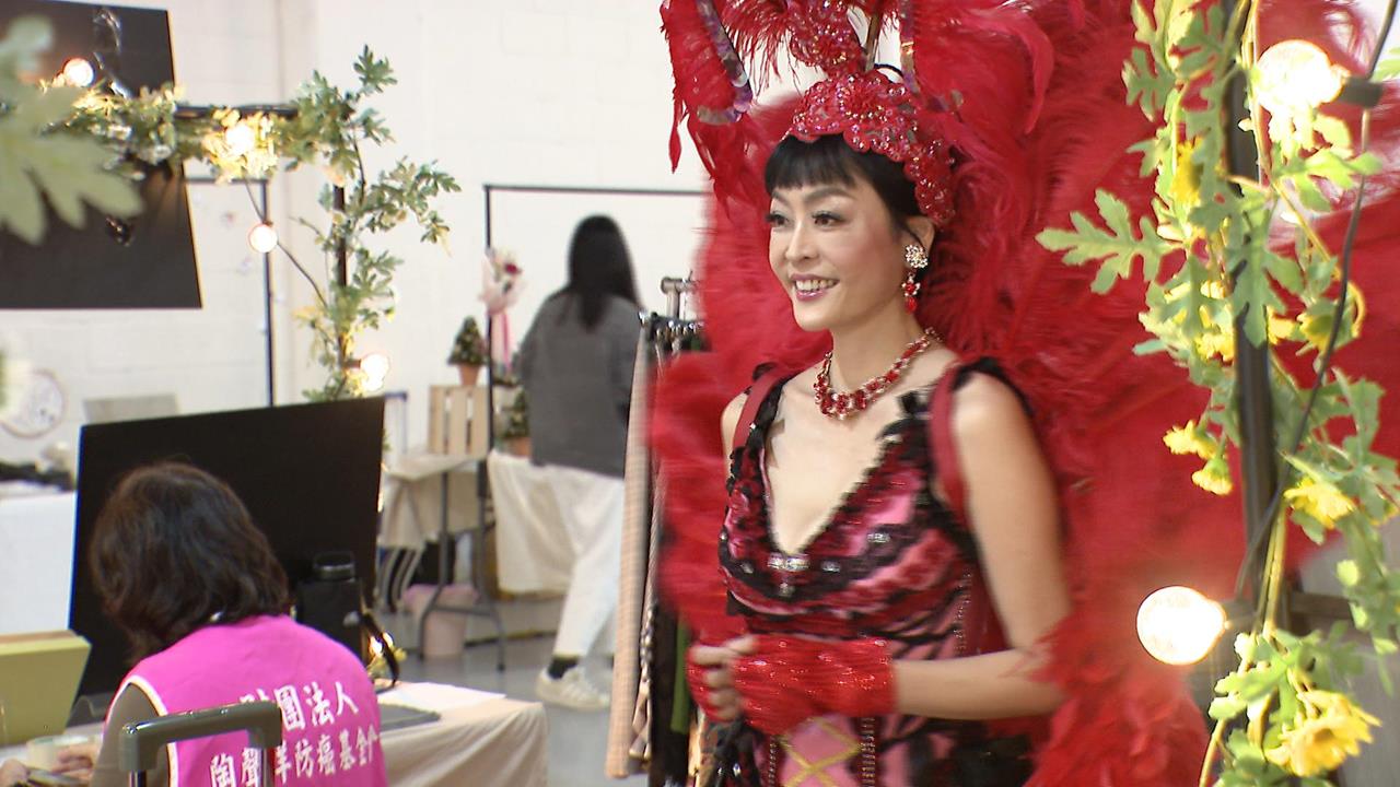 紅翅膀舞動希望!唐玲復刻20年前造型 為癌友加油打氣