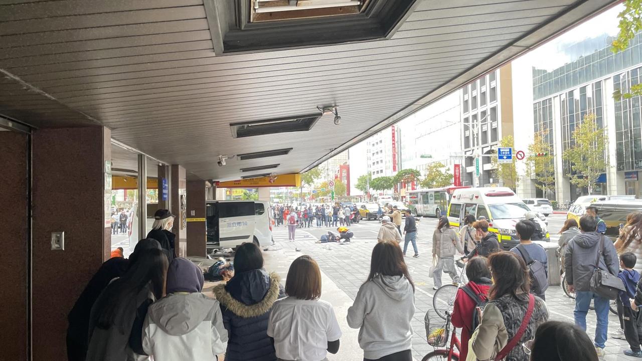 快新聞/三立採訪車撞進彰化銀行內 10人輕重傷完整名單曝光!