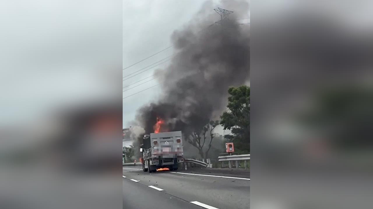 快新聞／下班快改道！國1台南仁德火燒車釀2傷　烈焰狂燒「大貨車成火球」畫面曝