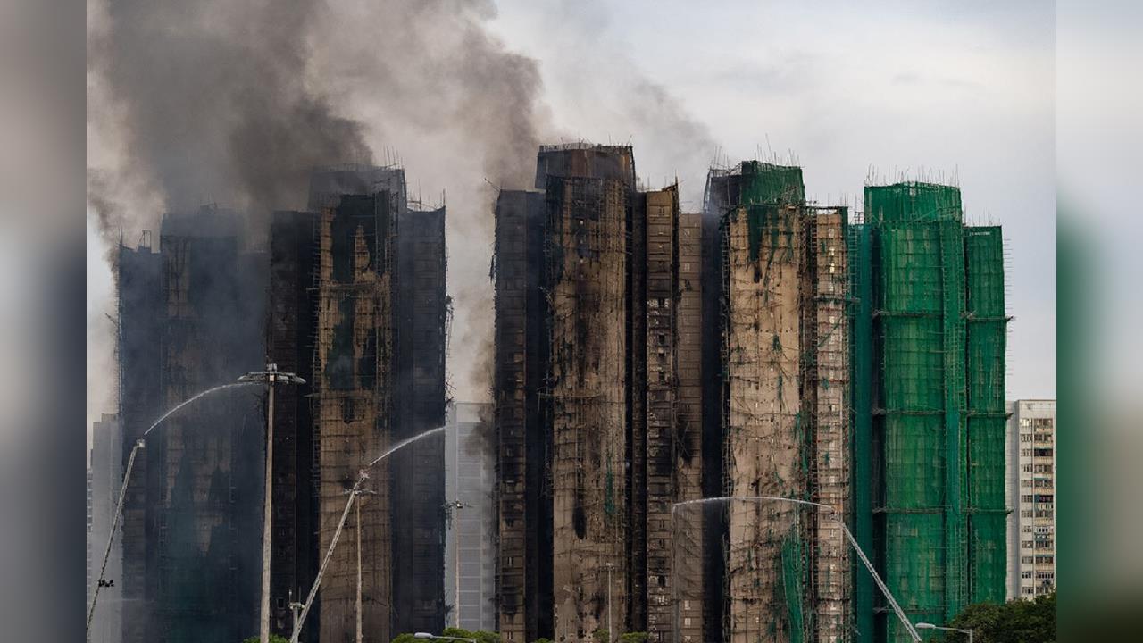 快新聞/44死、279失蹤!香港宏福苑祝融DAY2 CNN:現場可「嚐到」焦煙味