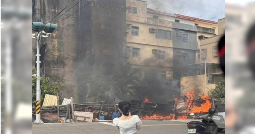 鹿港連環火驚魂!廢棄物、雜草接連燃燒 濃煙衝天險釀火燒車