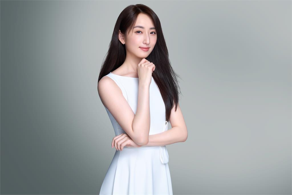 金鐘影后柯佳嬿攜手天地合補葉黃素飲!沽溜晶亮更升級