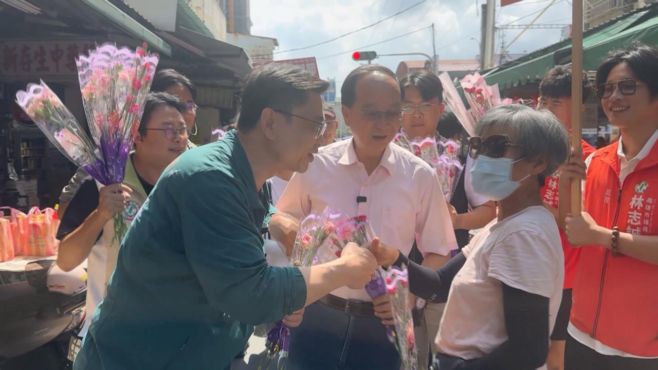 母親節將至！　賴瑞隆市場贈康乃馨﹑王瑞德送妻布拉格機票