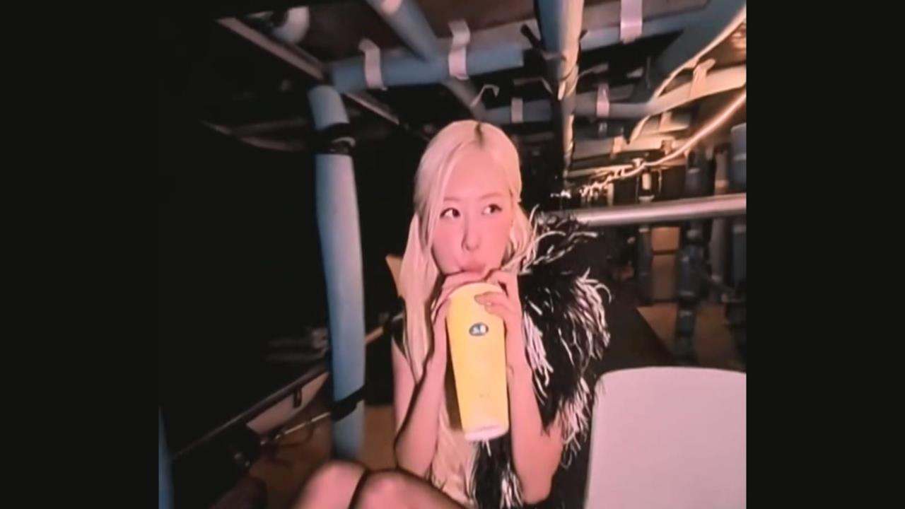 BLACKPINK嗨翻高雄 Rosé吃鳳梨酥、喝手搖進場