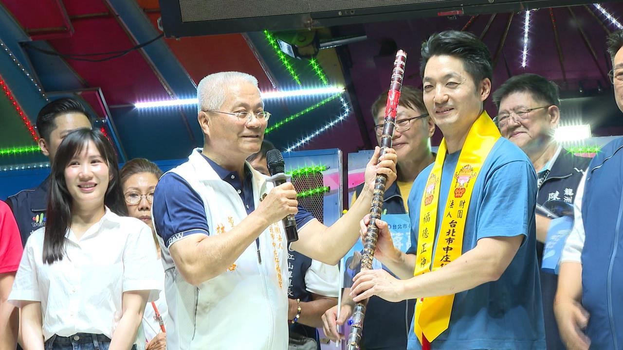 蔣萬安丟包甘蔗！福德宮董事長「竟遭圍剿」不忍發聲了　突爆破1事示警：恐害蔣落馬