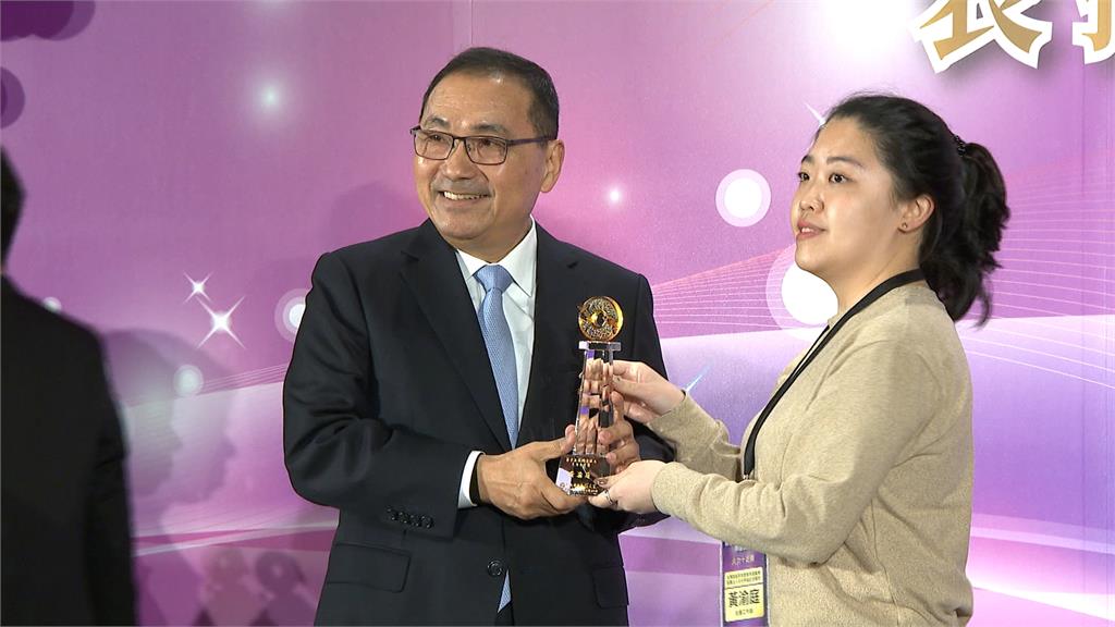 新北市府表揚績優社工　侯友宜感謝付出表達肯定