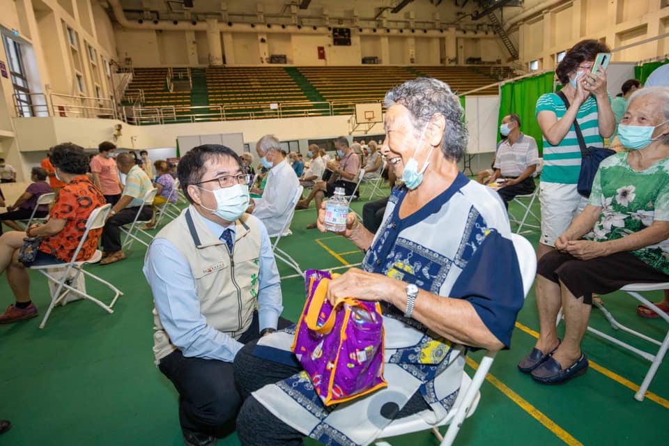 快新聞／台南市拍板餐飲業禁內用    黃偉哲：這不是「逆時中」