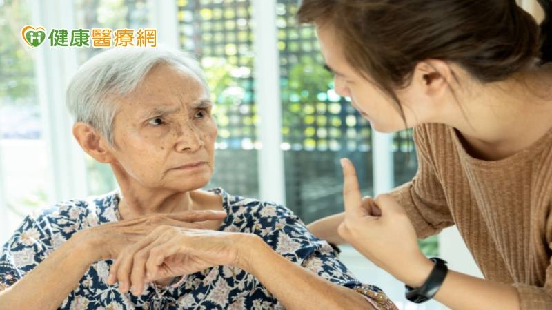 「1篩檢量表」測你失智風險！醫提「日常2活動」延緩病程