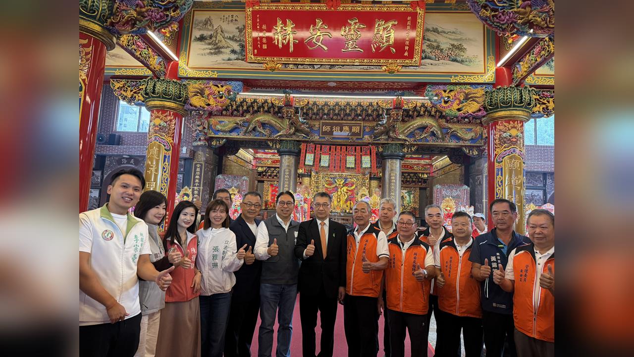 徐國勇曝與桃園41年淵源！ 與黃世杰揭總統贈匾、祈願順利當選
