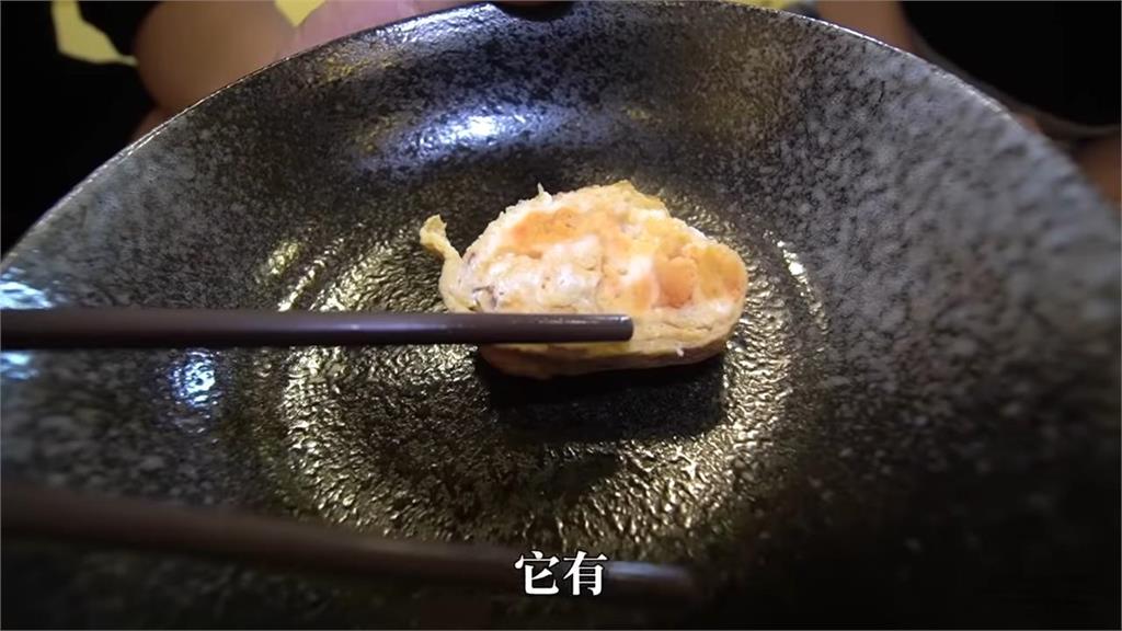 「奇多＋玉子燒」蹦出新滋味？在外吃不到的味道　黑男狂讚：太幸福