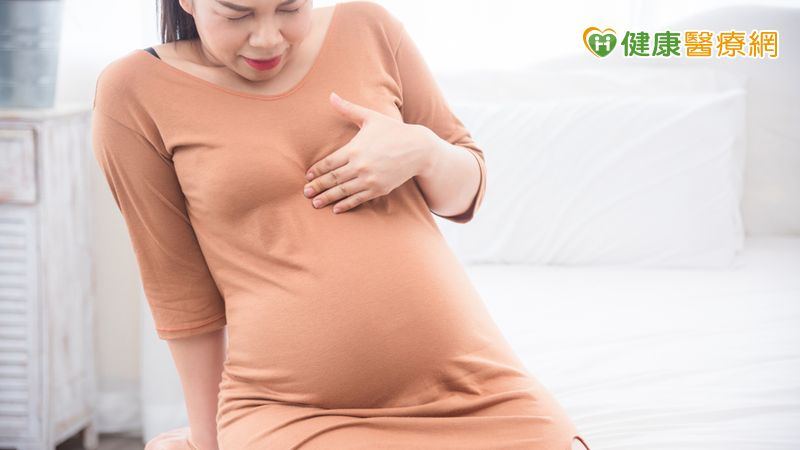 孕婦罹患罕見心臟疾病險送命 搶救10天母子均安、順利出院