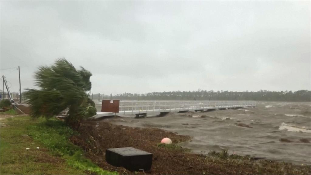 「黛比」登陸佛州降為熱帶風暴　歷史性降雨多地淹水、奪５條人命